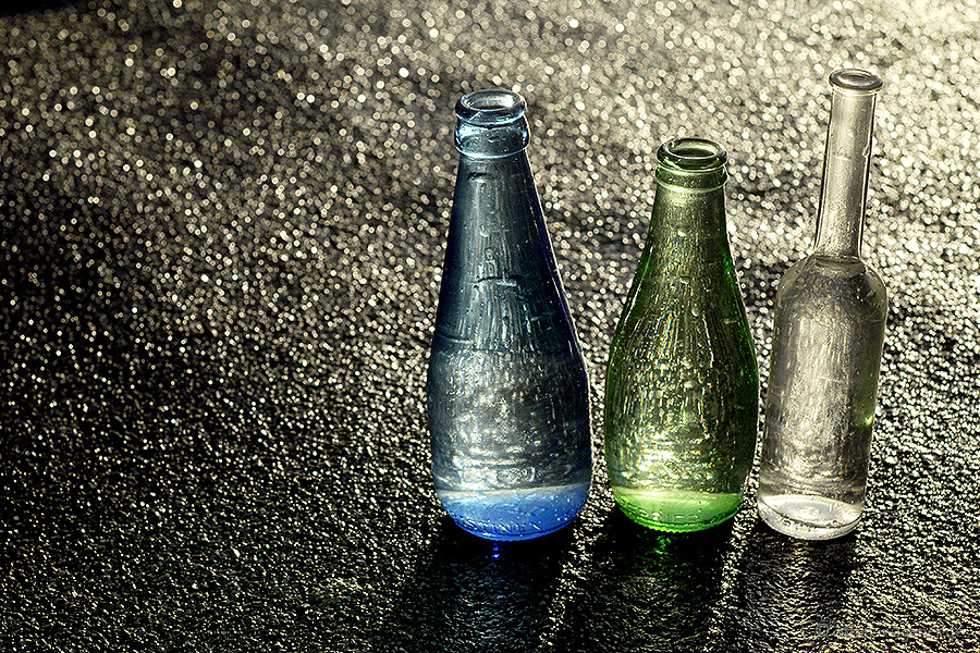 drei flaschen